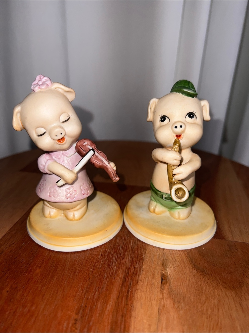 Set/2 vintage pig figurines